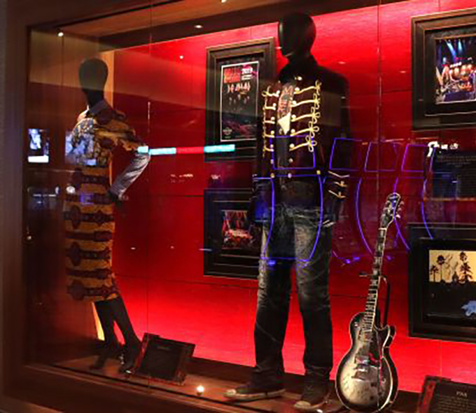 Memorabilia Collection - Hard Rock Music | Hard Rock Sacramento