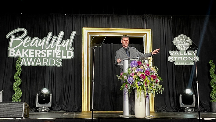 Chris Kelley Honors Excellence in Business at Beautiful Bakersfield Awards